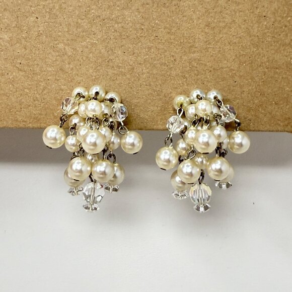 Vintage Imitation Pearl Dangle Drop Earrings Silver-Tone‎ Mid Century Clip-on - Picture 1 of 7